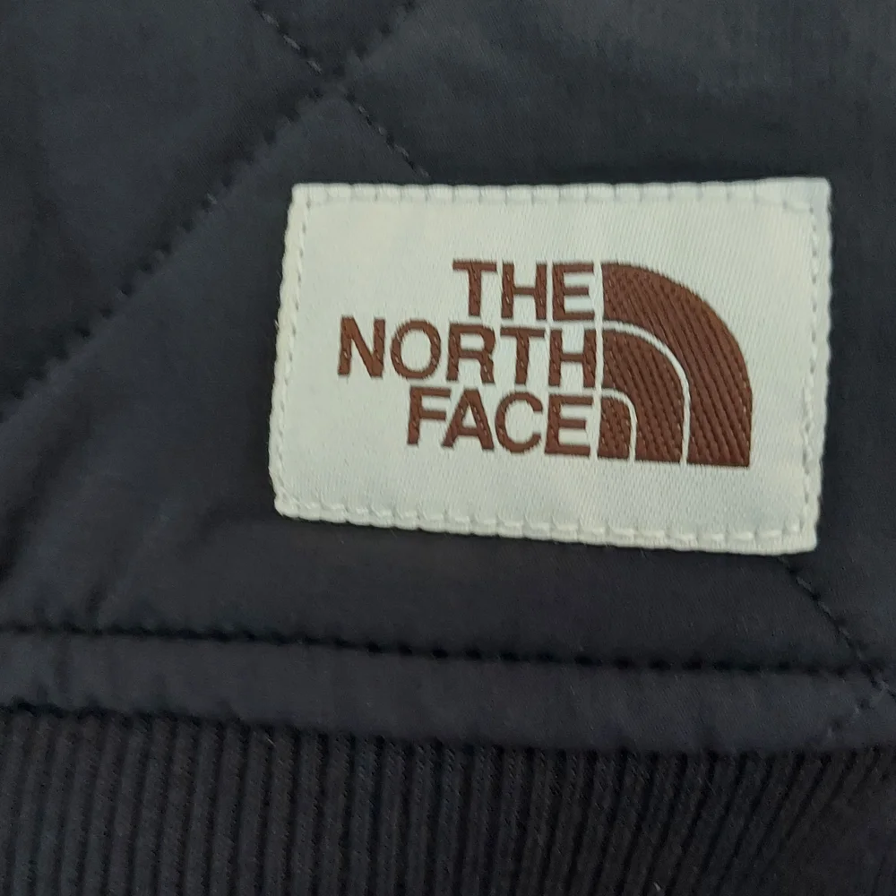 The North Face Navy & White Fleece Lined Quilted Vest Men Size Small NWT Preppy
